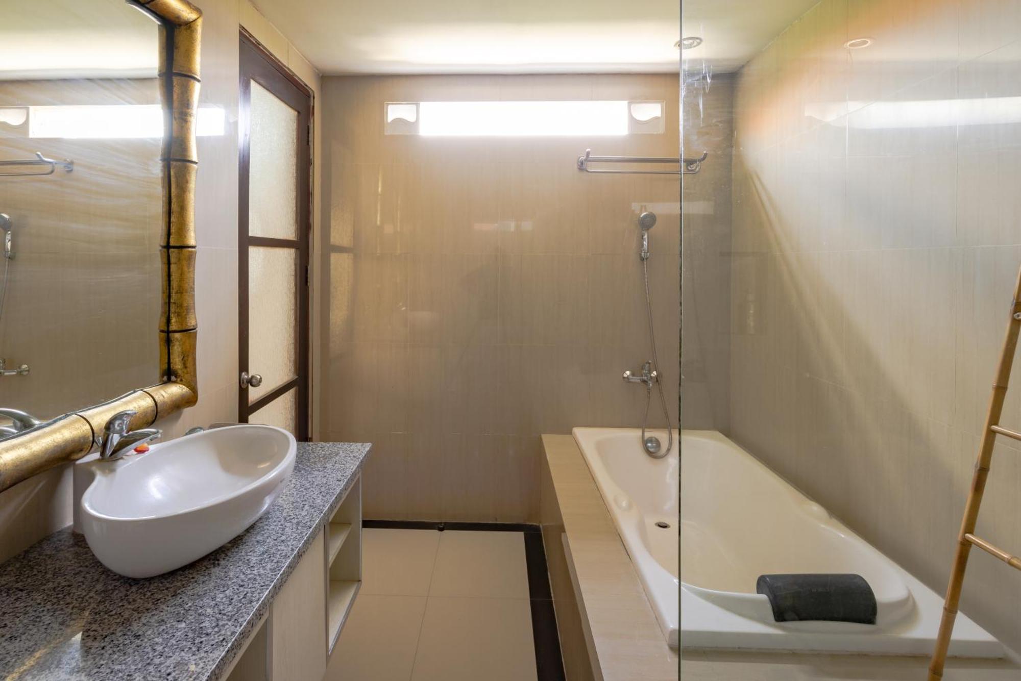 Canggu Spirit Guest House Buitenkant foto