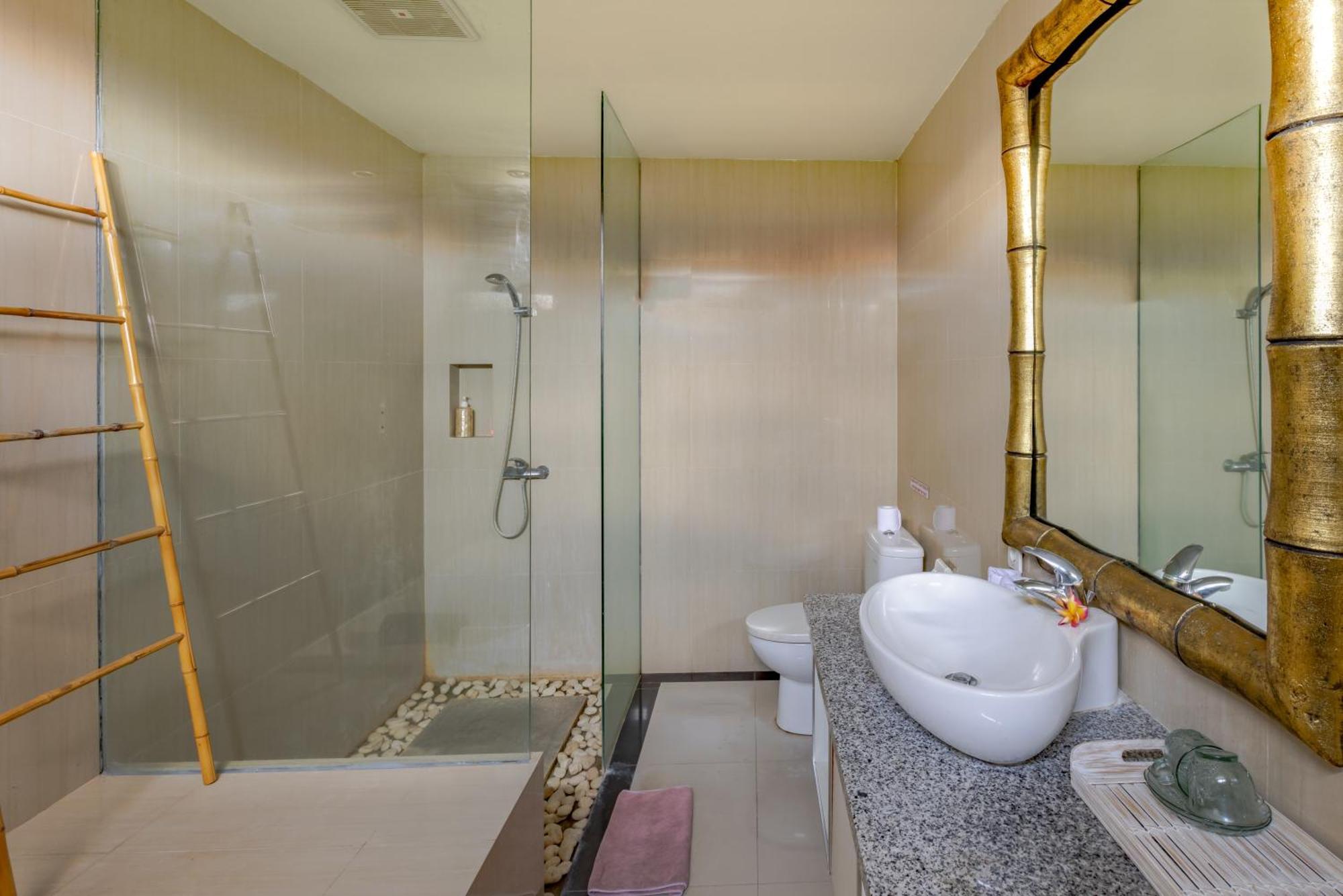 Canggu Spirit Guest House Buitenkant foto