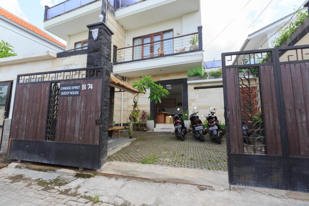 Canggu Spirit Guest House Buitenkant foto